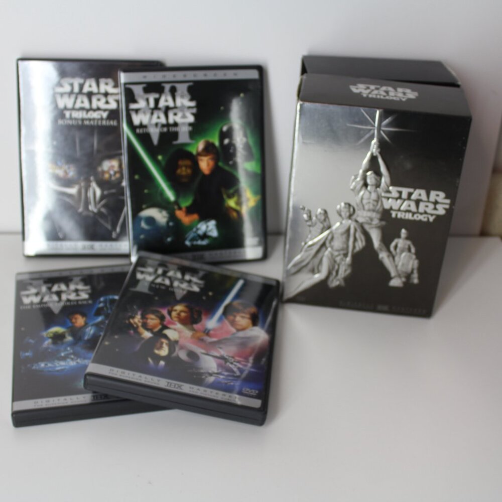 Star Wars Trilogy DVD Set with bonus material - Picture 3 of 8